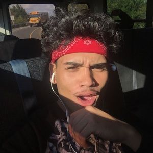 Meet your Posher, Carlos